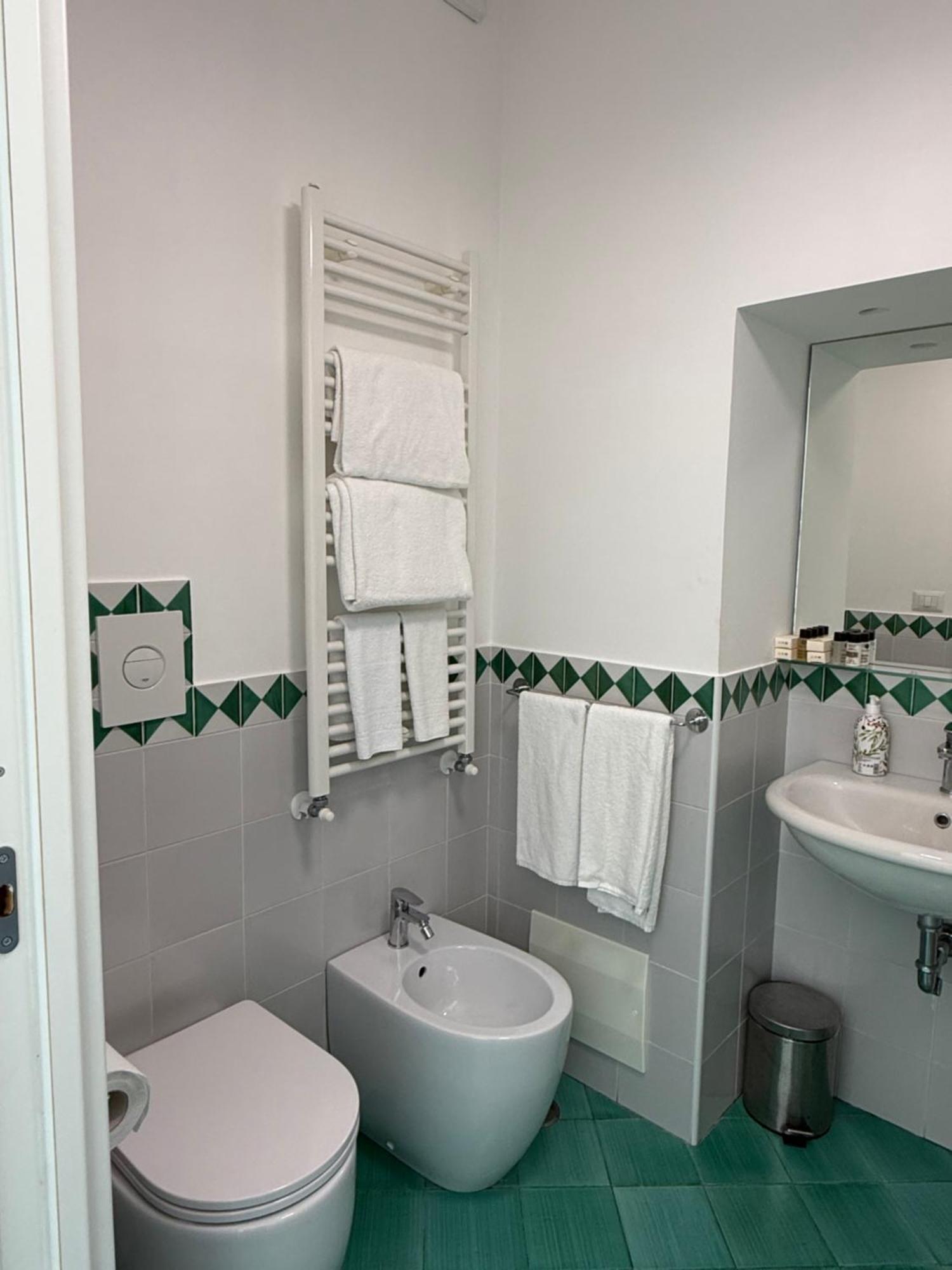 Villa Casa Gabriella - Amalfi Coast - Free Parking - Full Sea View à Vietri Extérieur photo