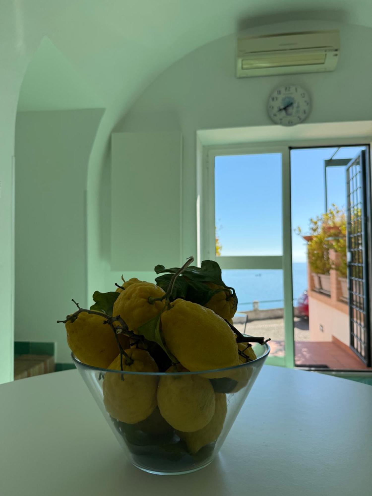 Villa Casa Gabriella - Amalfi Coast - Free Parking - Full Sea View à Vietri Extérieur photo